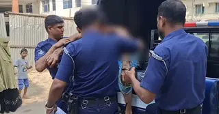 ছেলেসহ তিনজনকে কুপিয়ে ছাদ থেকে লাফ দিয়ে কনস্টেবলের মৃত্যু